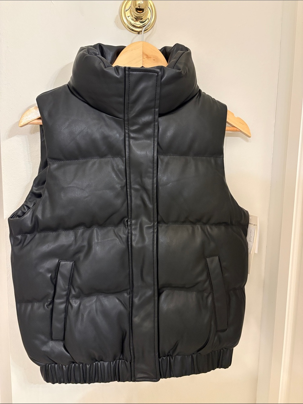 madden girl Black Puffer Vest size small NWT